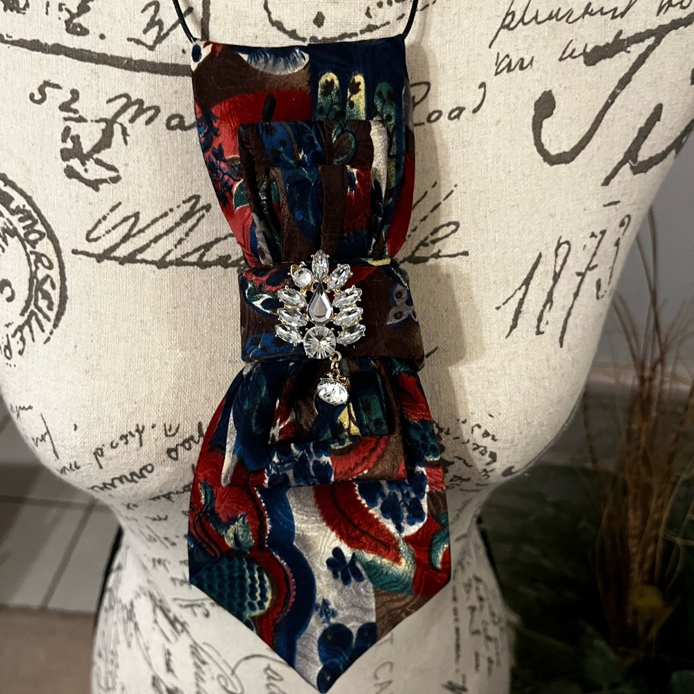 Elegant Multicolor Necktie, necklace